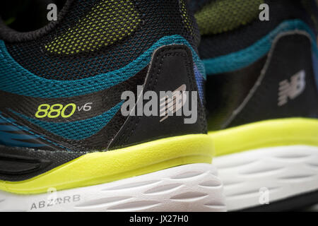 New Balance 880 v6 Laufschuhe, hintere Detailansicht Stockfoto