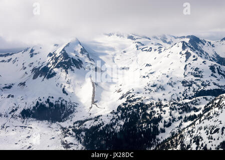 Blick von einem Wasserflugzeug über die schneebedeckten Berge und Gletscher in der Nähe von Whistler Ski Resort British Columbia Kanada Stockfoto