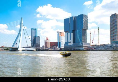 Rotterdam, die Niederlande, die Maas vith der Erasmus Brücke von heVeerhaven Geschichte Hafen Stockfoto