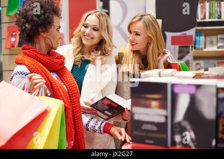 Tolle Wahl in der Buchhandlung Stockfoto