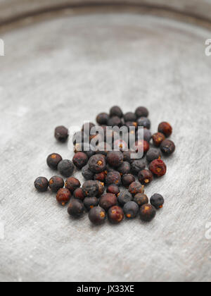 Fragrent Wacholderbeeren lose Stockfoto