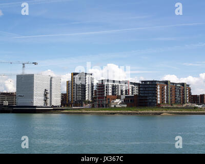 Blick auf 100 Kai Entwicklung in Woolston, Southampton, mit Blick über den Fluss Itchen von Ocean Village Stockfoto