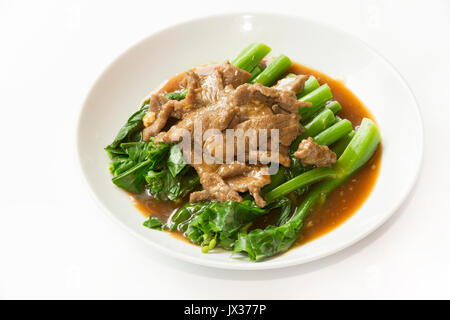 Rühren gebratenes Rindfleisch mit Gai lan Stockfoto