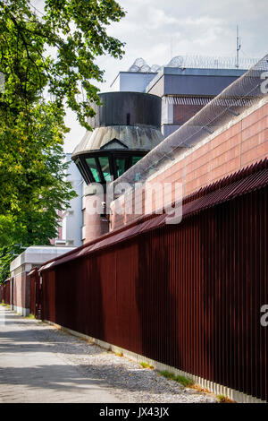 Berlin Moabit, Justizvollzugsanstalt Moabit (JVA). imposante Gebäude ist einer der Berliner Gefängnissen. Außen Blick, Hohe Wand, Fassade und Turm Stockfoto