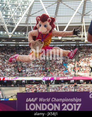 London, Großbritannien. 13 Aug, 2017. Held der Igel Maskottchen feiert Nach dem Sammeln einer Goldmedaille als beste Maskottchen zu einem Leichtathletik Spiele während der letzte Tag der IAAF Leichtathletik WM (Tag 10) bei den Olympischen Park, London, England am 13. August 2017. Foto von Andy Rowland/PRiME Media Bilder./Alamy leben Nachrichten Stockfoto