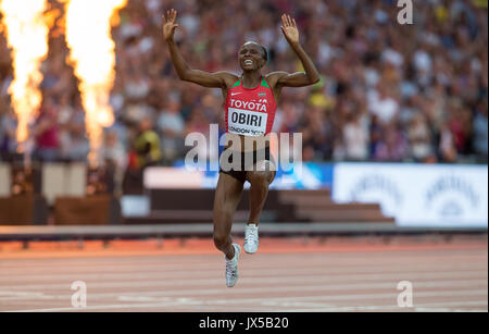 HELLEN ONSANDO OBIRI von Kenia feiert gewinnen ihre Goldmedaille im 5000-m-m, nachdem er das Finale in einer Zeit von 14.34.86 während der letzte Tag der IAAF Leichtathletik WM (Tag 10) bei den Olympischen Park, London, England am 13. August 2017. Foto von Andy Rowland/PRiME Media Bilder. Stockfoto