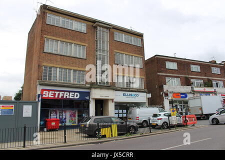 London, Großbritannien. 27. Juli, 2017. Ein Betfred Wettbüro in Grenzen Grün in London, UK, 27. Juli 2017. Foto: Kathrin Kasper/dpa/Alamy leben Nachrichten Stockfoto