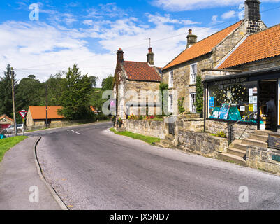 dh North Yorkshire Moors DANBY NORTH YORKSHIRE Village Hotel traditionell york Moor House Shop Dörfer yorks Stockfoto