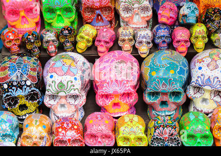 Dekorative Schädel für Verkauf am Markt von Ubud, Bali, Indonesien Stockfoto