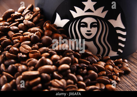 POZNAN, Polen - 20.JULI 2017: Starbucks, Kaffee und Kaffeehaus Kette, in Seattle, WA gegründet. USA, 1971; mittlerweile das größte Unternehmen dieser Stockfoto