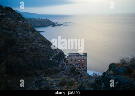 Die Galeria La Fajana auf Teneriffa durin Sonnenuntergang im Sommer 2017 Stockfoto