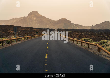 Nationalpark Teide auf Teneriffa in Spanien mit herrlichem Blick über die Lavafelder Stockfoto