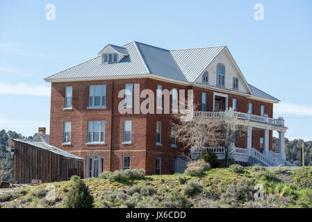 St. Mary's Art Center, ursprünglich ein Krankenhaus für die Comstock Bergleute, die in der historischen Goldgräberstadt von Virginia City, Nevada. Stockfoto