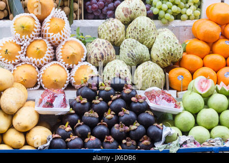 Exotische Früchte auf einem Markt in Bangkok, Thailand Abschaltdruck Stockfoto