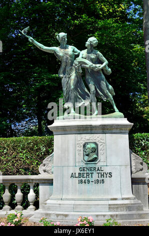 Brüssel, Belgien. Parc du Cinquantenaire/Jubelpark. Denkmal für General Albert Thys (1849-1915) Belgischer Geschäftsmann aktiv in der Entwicklung von t Stockfoto