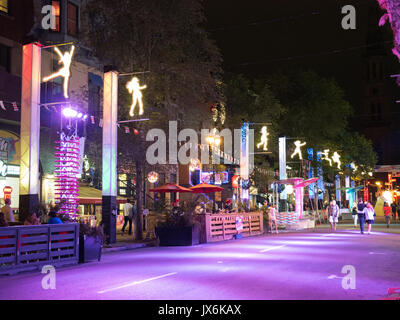 Street Party und Festival auf der Rue St. Denis in Montreal, Quebec, Kanada im Juli 2017, feiert die Gründung von Montreal 1642 Stockfoto