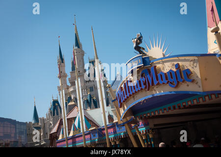 Eingang zu Mickeys philharmagic Show im Fantasyland, Magic Kingdom, Orlando, Florida. Stockfoto