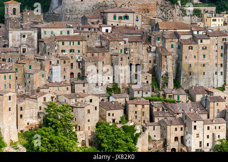Blick auf die Altstadt von Sorano, Italien Stockfoto