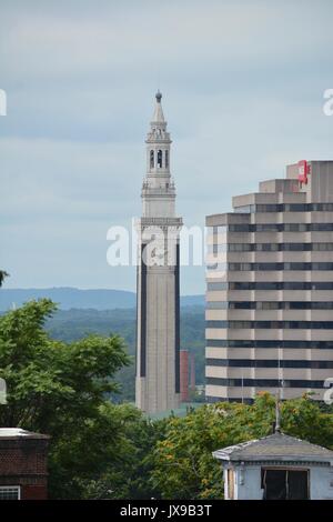 Die ikonischen Springfield Campanile Clock Tower. Stockfoto