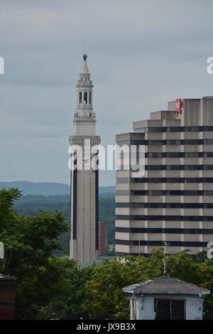 Die ikonischen Springfield Campanile Clock Tower. Stockfoto