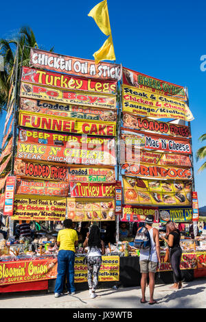 Miami Beach, Florida, Lummus Park, Gay Pride Week, LGBTQ, LGBT, Miami Beach, Pride Festival, Lebensmittelhändler, FL170430012 Stockfoto