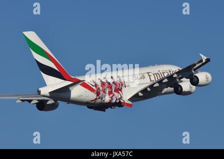 EMIRATES AIRBUS A380 A6-ERE'Arsenal FC" Stockfoto