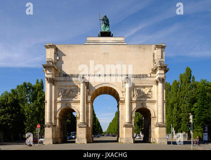 Sieg Tor, Südseite mit Leopoldstraße, Maxvorstadt, Schwabing, München, Oberbayern, Bayern, Deutschland Stockfoto