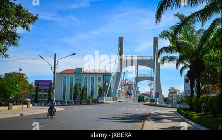 Phan Thiet, Vietnam - Mar 26, 2017. Eine alte Brücke an der Innenstadt in Phan Thiet, Vietnam. Phan Thiet liegt etwa 200 km nördlich von Saigon, Belon entfernt Stockfoto