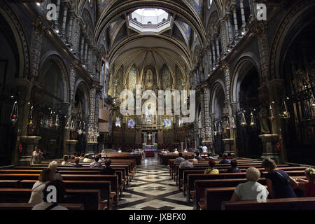 Montserrat. Innere der Benediktinerabtei. Santa Maria de Montserrat. In der Nähe von Barcelona, Katalonien, Spanien Stockfoto