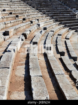Detail der Sitzgelegenheiten rund um Stadion von antike Messini in Griechenland Stockfoto