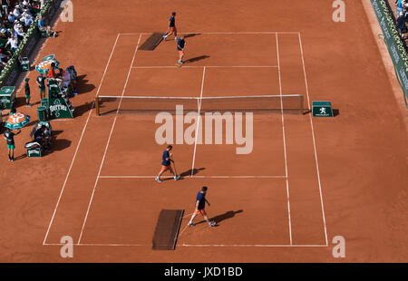 Groundkeeper auf Court Philippe Chatrier, Roland Garros, Paris, Frankreich. Stockfoto