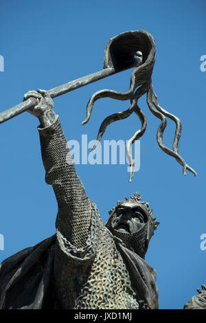 Falaise, Calvados, Normady, Frankreich. Geburtsort von Wilhelm dem Eroberer hier in Statue Form gesehen. August 2017 Statue von Wilhelm dem Eroberer im Fala Stockfoto