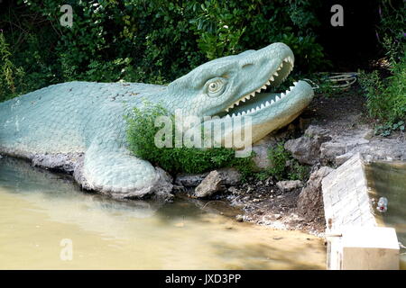 Dinosaurier im Crystal Palace Park, London Stockfoto