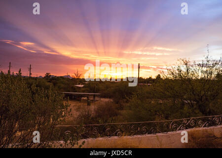 Ein Sonnenuntergang in Tucson, AZ Am 7. Juli 2017. Stockfoto
