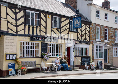 Die Horseshoe Inn in der Cotswold Marktstadt Moreton in Marsh, Warwickshire, England, Großbritannien Stockfoto