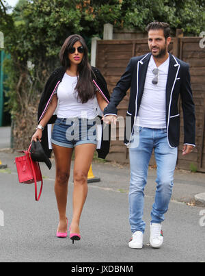 Cesc Fabresgas und Daniella Semaan Ankunft in Wimbledon Mit: Cesc Fabregas, Daniella Semaan Wo: London, Großbritannien Wann: 16 Aug 2017 Quelle: Rocky/WENN.com Stockfoto