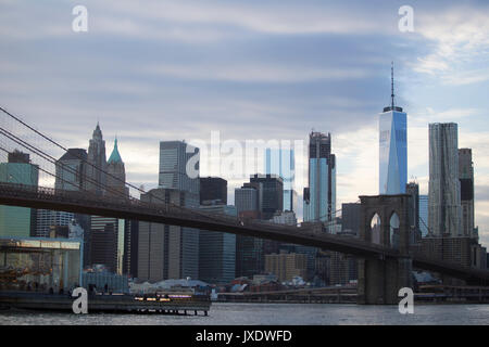 New York, USA. 9. März. Blick von dumbo von Manhattan. Stockfoto