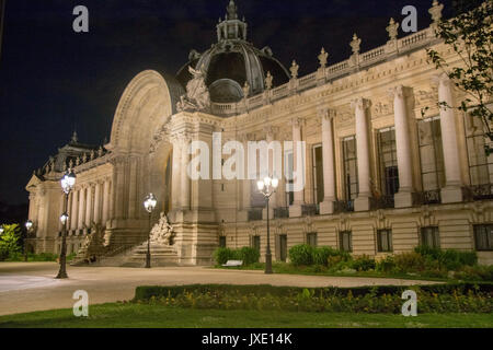 Petit Palais in Paris bei Nacht. Frankreich Stockfoto