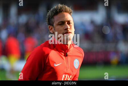 Paris Saint-Germain des Brasilianischen vorwärts Neymar läuft während der Französischen L1 Fußballspiel Paris Saint-Germain (PSG) vs En Avant Guingamp (EAG) an der Roudourou Stadion in Guingamp am 13. August 2017. Stockfoto
