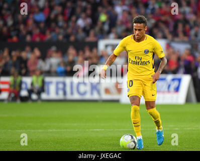 Paris Saint-Germain des Brasilianischen vorwärts Neymar läuft während der Französischen L1 Fußballspiel Paris Saint-Germain (PSG) vs En Avant Guingamp (EAG) an der Roudourou Stadion in Guingamp am 13. August 2017. Stockfoto