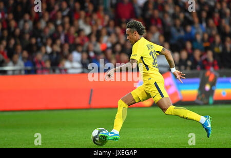 Paris Saint-Germain des Brasilianischen vorwärts Neymar läuft während der Französischen L1 Fußballspiel Paris Saint-Germain (PSG) vs En Avant Guingamp (EAG) an der Roudourou Stadion in Guingamp am 13. August 2017. Stockfoto