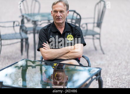 Bad Ragaz, Schweiz. 30. Juli, 2017. Hans-Joachim Watzke, Vorsitzender der Borussia Dortmund sagte in einem Interview, in Bad Ragaz, Schweiz, 30. Juli 2017. Foto: Guido Kirchner/dpa/Alamy leben Nachrichten Stockfoto