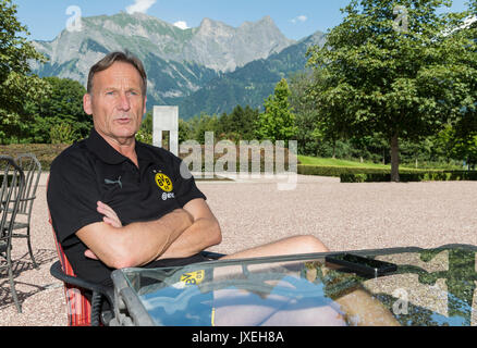 Bad Ragaz, Schweiz. 30. Juli, 2017. Hans-Joachim Watzke, Vorsitzender der Borussia Dortmund sagte in einem Interview, in Bad Ragaz, Schweiz, 30. Juli 2017. Foto: Guido Kirchner/dpa/Alamy leben Nachrichten Stockfoto