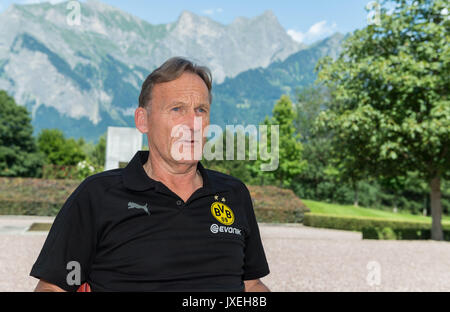 Bad Ragaz, Schweiz. 30. Juli, 2017. Hans-Joachim Watzke, Vorsitzender der Borussia Dortmund sagte in einem Interview, in Bad Ragaz, Schweiz, 30. Juli 2017. Foto: Guido Kirchner/dpa/Alamy leben Nachrichten Stockfoto