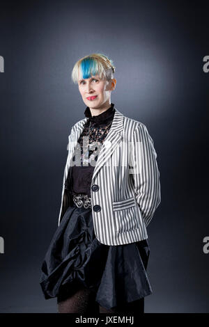 Edinburgh, Großbritannien. 16 Aug, 2017. Je Dundas, der schottische Autor, beim Edinburgh International Book Festival erscheinen. Credit: GARY DOAK/Alamy leben Nachrichten Stockfoto