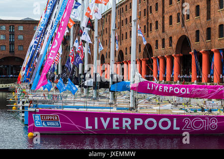 Albert Dock, Liverpool, Großbritannien. 16 Aug, 2017. Die Clipper Race (jetzt in seinem elften Jahr) sieht zwölf Global Teams in einem 40000 Seemeilen rund um die Welt auf einem 70 Fuß-ocean racing Yachten konkurrieren. Die Teams werden durch den Host Hafen von Liverpool am 20. August 2017 verlassen, um ihre erste Etappe - a5200 Meile Meile Fahrt dauert ca. 33 Tage nach Südamerika zu beginnen, wobei auf den Kanarischen Inseln & Flaute auf dem Weg. Credit: Jason Wells/Alamy leben Nachrichten Stockfoto