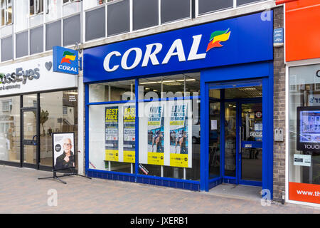 Eine Koralle Wettbüro und Buchmacher in Orpington High Street Stockfoto