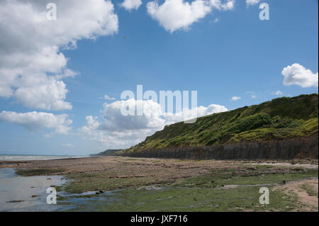 Klippen am Port-en-Bessin - huppain, Normandie, Frankreich Stockfoto