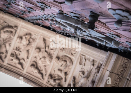 Detail der Götter in Stein am Eingang der Heiligen Kapelle Kirche El Salvador, die Arbeit von Andres de Vandelvira und Diego de Siloe, Ubeda, Spanien Stockfoto