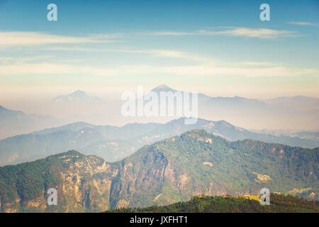 Blick auf Vulkan Berg aus Santa Maria von Quetzaltenango in Guatemala Stockfoto